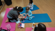 Yoga σε συνδυασμό με όμορφες δημιουργίες